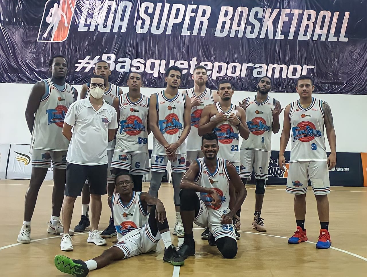 Team Space e Bad Angels fazem a grande final dos playoffs da Copa Baixada na Liga Super Basketball.