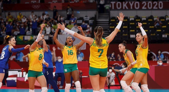 Seleção brasileira feminina vence de virada o Comitê Olímpico Russo e está na semifinal